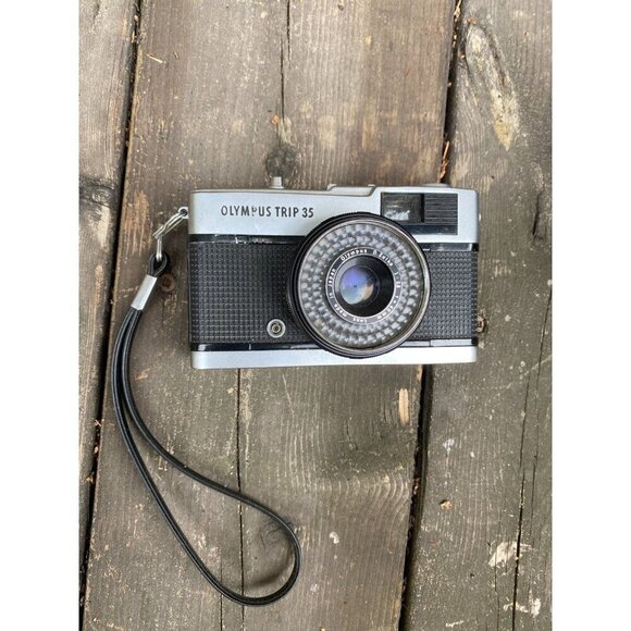 Olympus Trip 35 Point & Shoot 35mm Film Camera 40mm f2.8 From Japan - Working - Picture 3 of 6